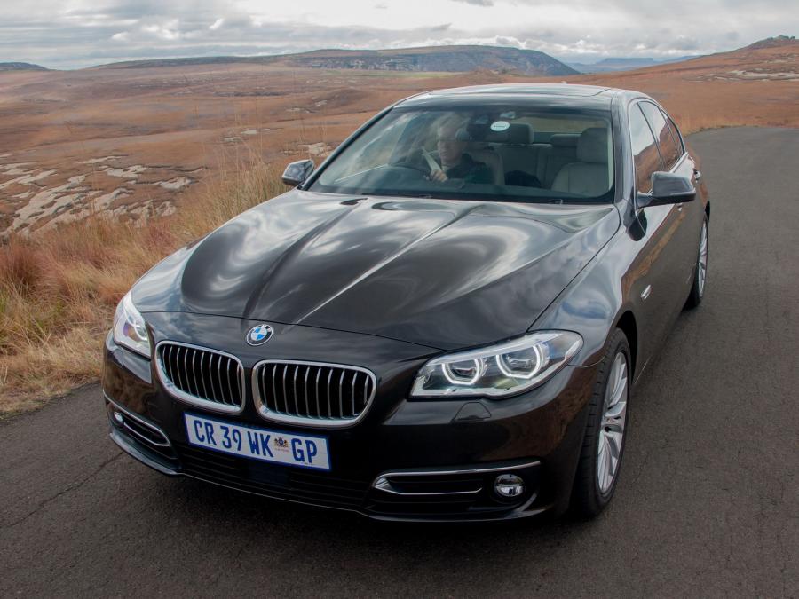  BMW 520i Sedan Luxury Line 2013 года  (ZA) (фото 4 из 20)
